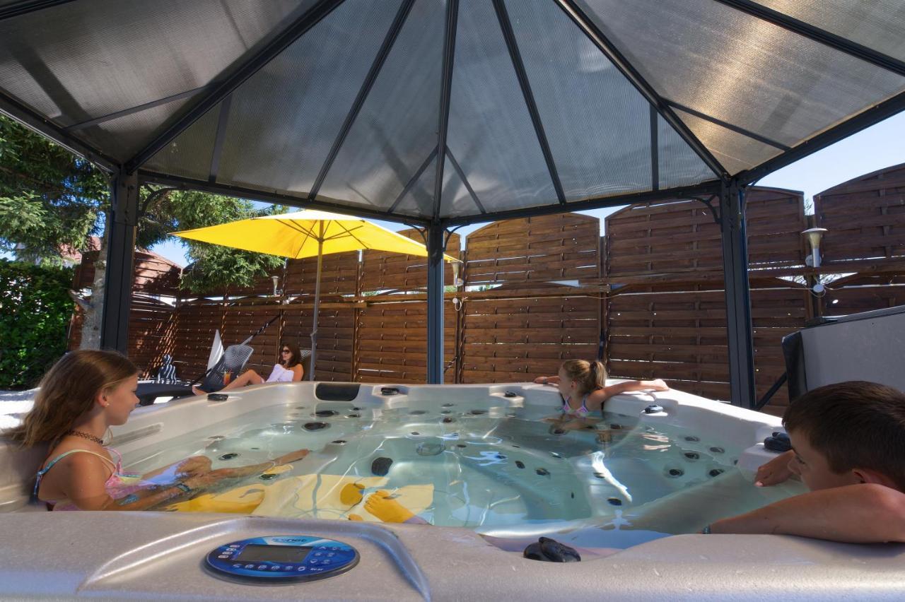 Logis Hotel Centrotel Et Spa Bulles D'Allier Montmarault Exterior photo